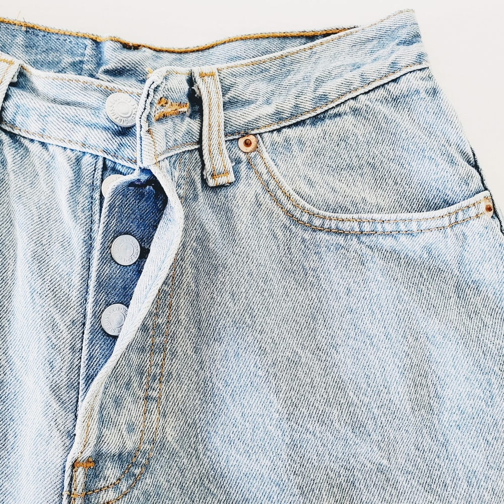 Vintage | Levi's | 501s Cutoff Button Fly Shorts - Picture 11 of 15